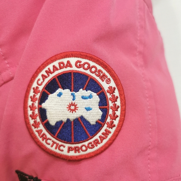 Canada Goose Montebello Parka in pink - Picture 7 of 12